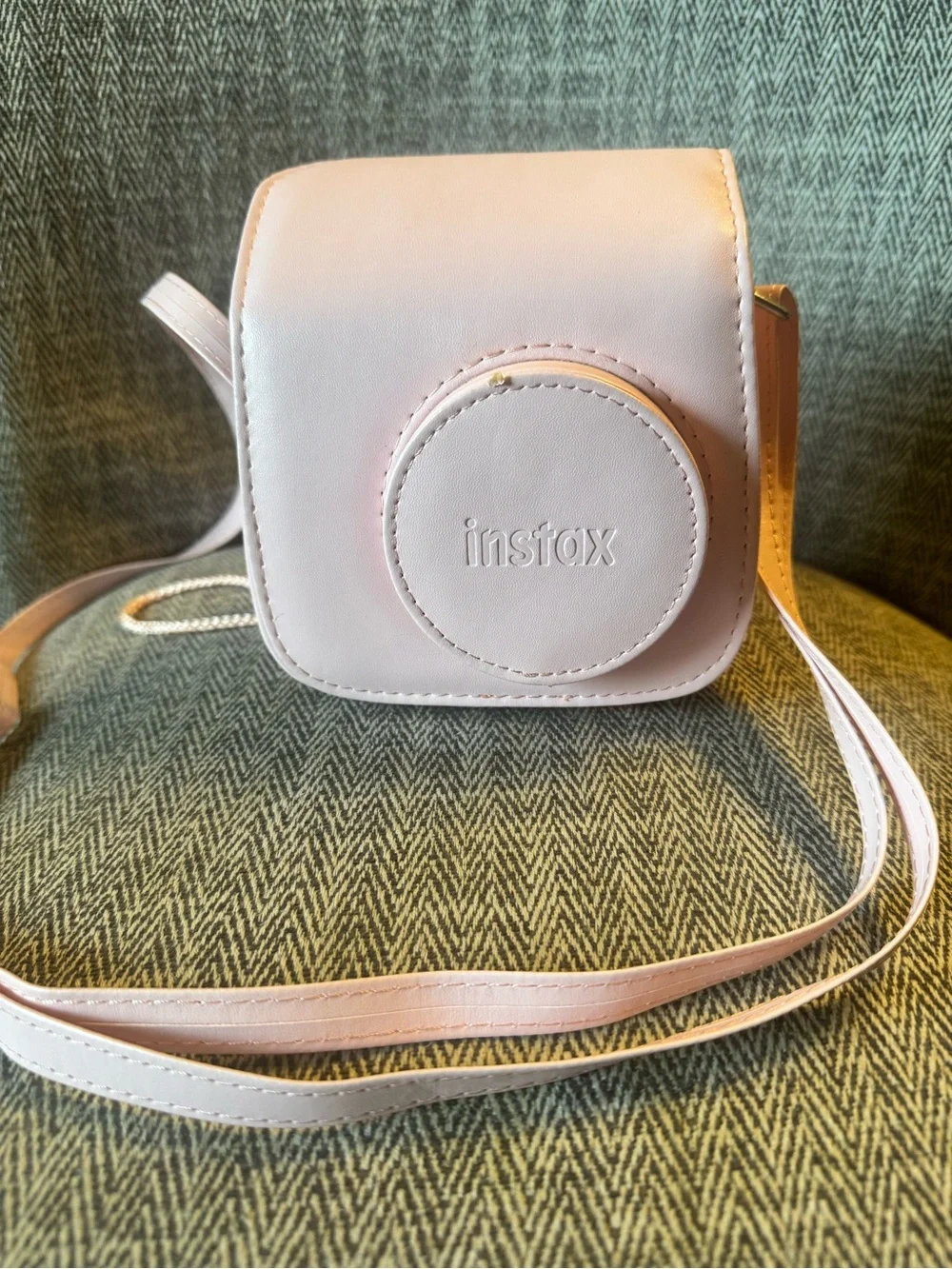 Fujifilm Instax Mini Instant Camera in Light Pink with Matching Pink Case